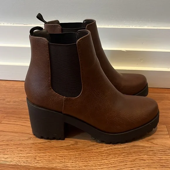 Soda Shoes Chelsea Boots Poshmark